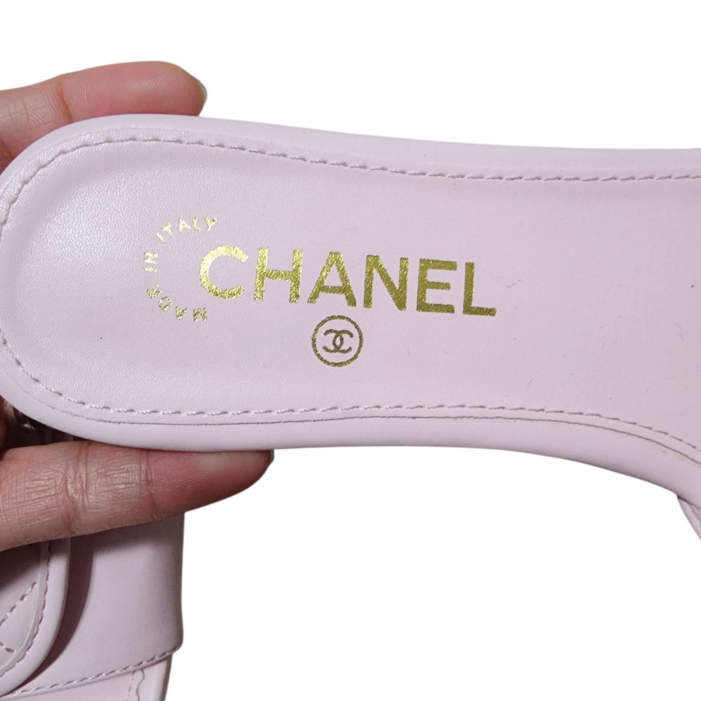 Pink Sandals with Iconic Logo - Picture 4 of 5